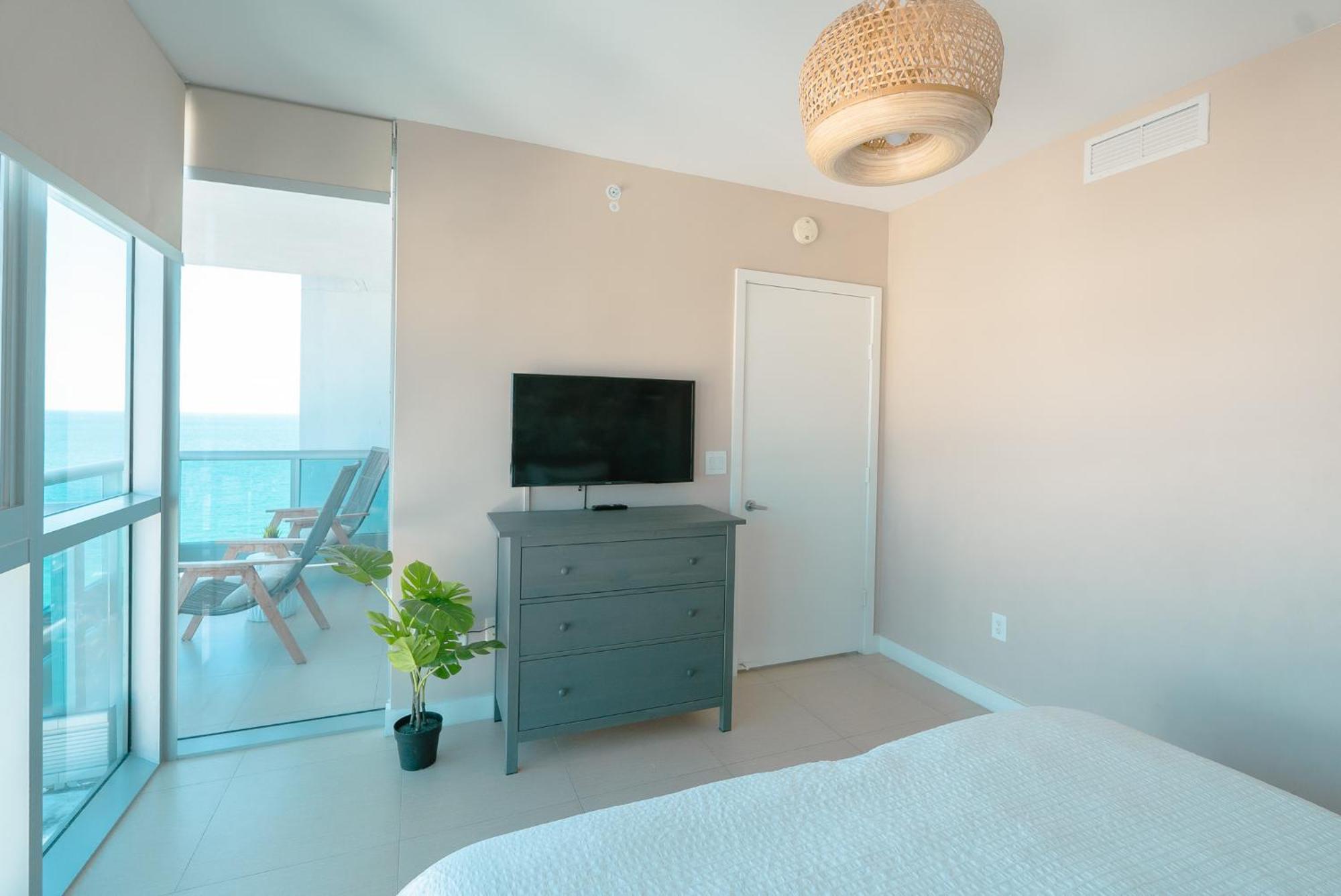 Ocean 2 Sky At Monte Carlo Miami Beach Rum bild