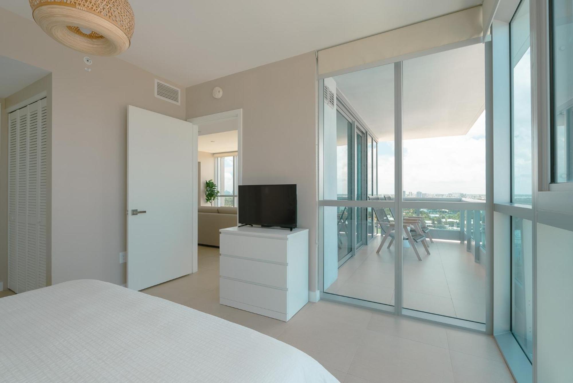 Ocean 2 Sky At Monte Carlo Miami Beach Rum bild